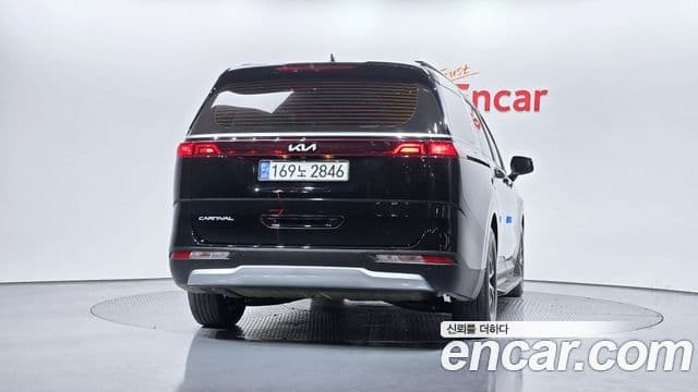 Kia Carnival 2022 — ფოტო 4/20