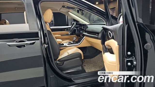Kia Carnival 2022 — ფოტო 11/20