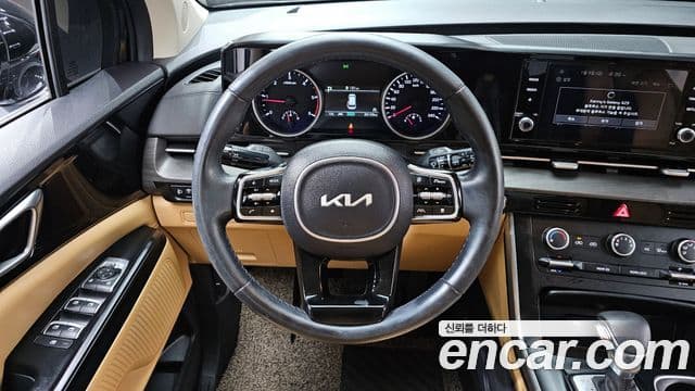 Kia Carnival 2022 — ფოტო 13/20