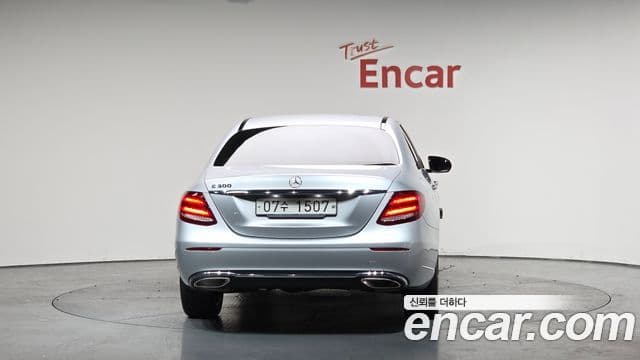 Mercedes-Benz E-Class 2018 — Şəkil 4/20