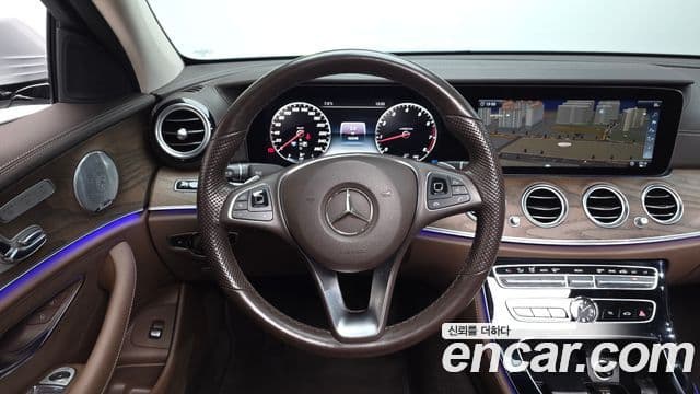 Mercedes-Benz E-Class 2018 — Şəkil 13/20