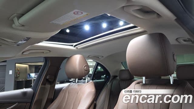 Mercedes-Benz E-Class 2018 — Şəkil 18/20