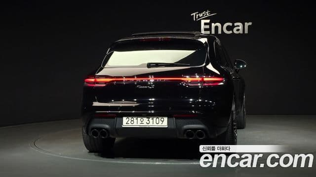 Porsche Macan 2023 — Фото 4/20