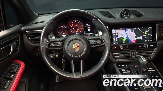 Porsche Macan 2023 — Фото 13/20