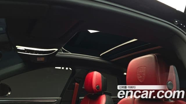 Porsche Macan 2023 — Фото 17/20