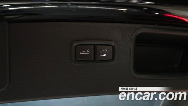 Porsche Macan 2023 — Фото 20/20