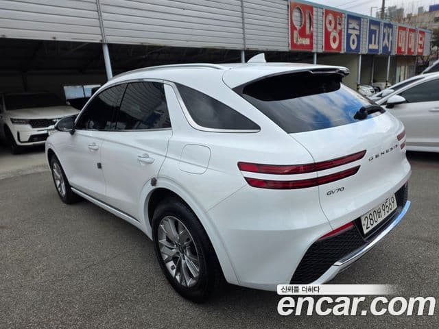 Genesis GV70 2021 — ფოტო 4/16