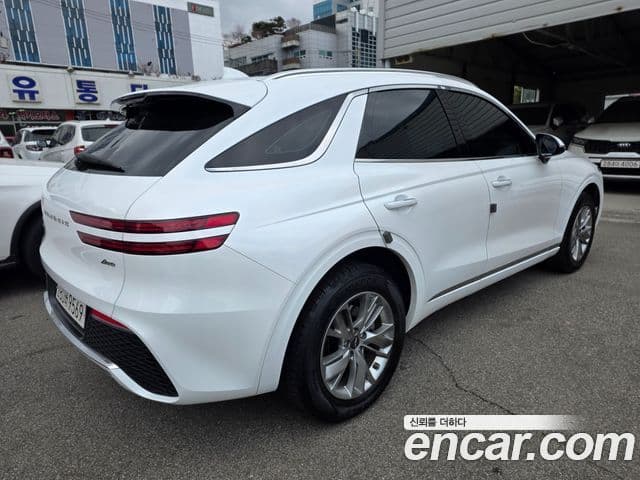 Genesis GV70 2021 — ფოტო 16/16
