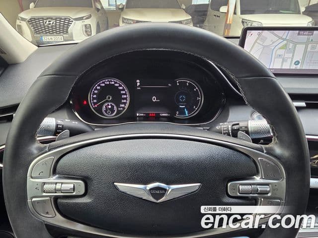 Genesis GV70 2021 — ფოტო 14/16