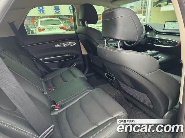 Genesis GV70 2021 — ფოტო 8/16