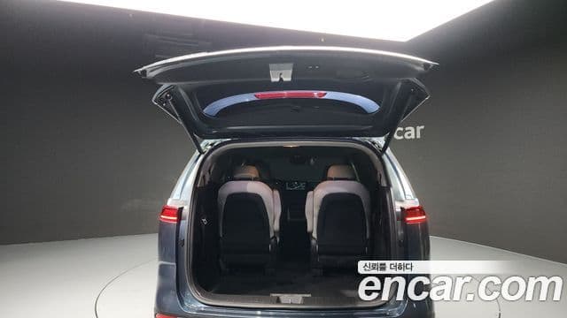 Kia Carnival 2020 — ფოტო 19/20