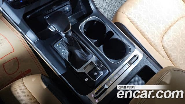 Kia Carnival 2021 — ფოტო 9/20