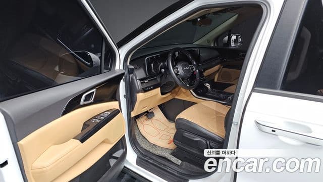 Kia Carnival 2021 — ფოტო 10/20