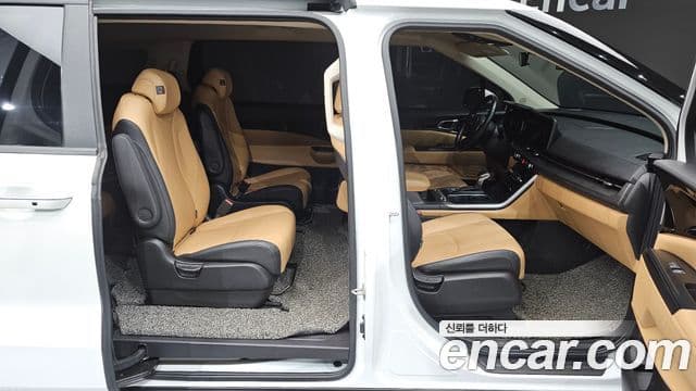 Kia Carnival 2021 — ფოტო 11/20