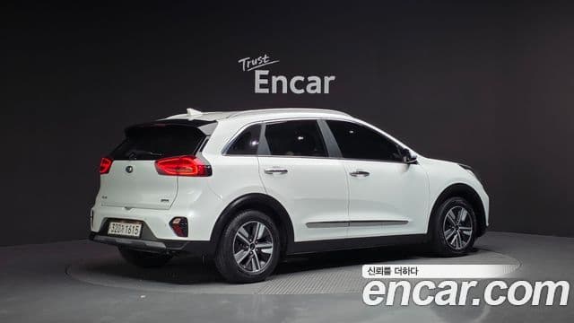 Kia Niro 2020 — Фото 2/20