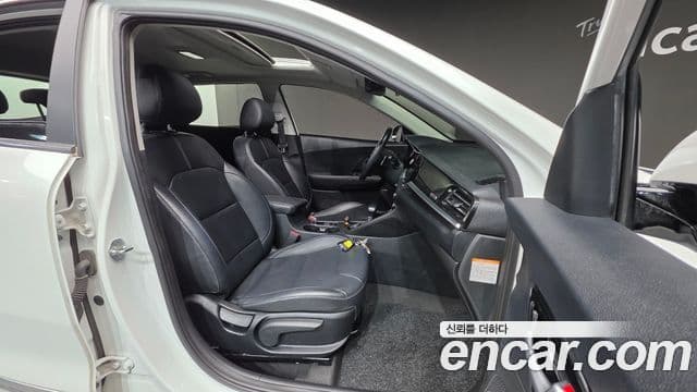 Kia Niro 2020 — Фото 10/20