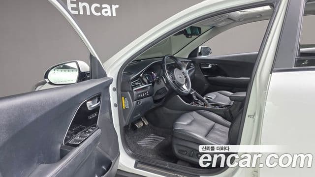 Kia Niro 2020 — Фото 12/20