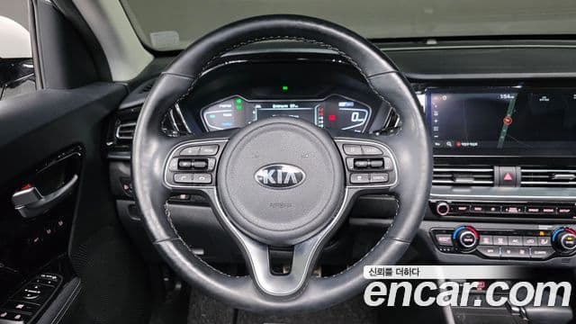 Kia Niro 2020 — Фото 14/20