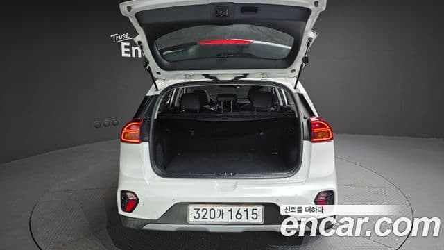 Kia Niro 2020 — Фото 20/20