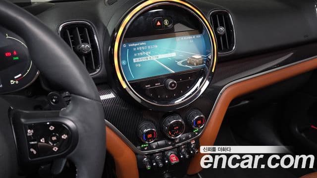 Mini Cooper S Countryman 2023 — ფოტო 17/20
