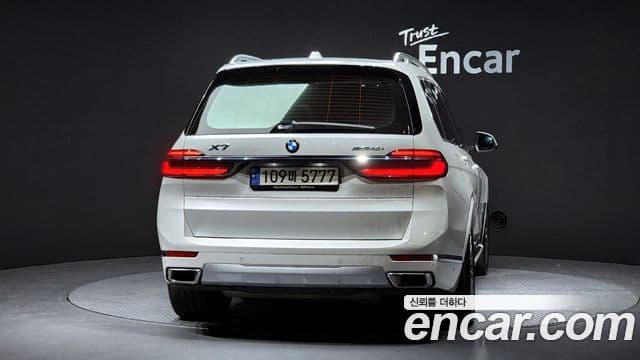 BMW X7 2023 — ფოტო 4/20