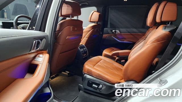 BMW X7 2023 — Şəkil 18/20