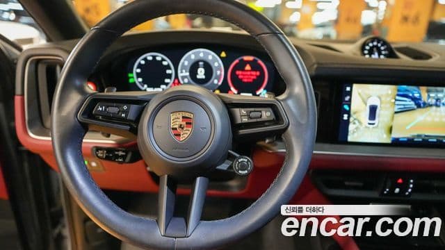 Porsche Cayenne 2023 — ფოტო 5/17