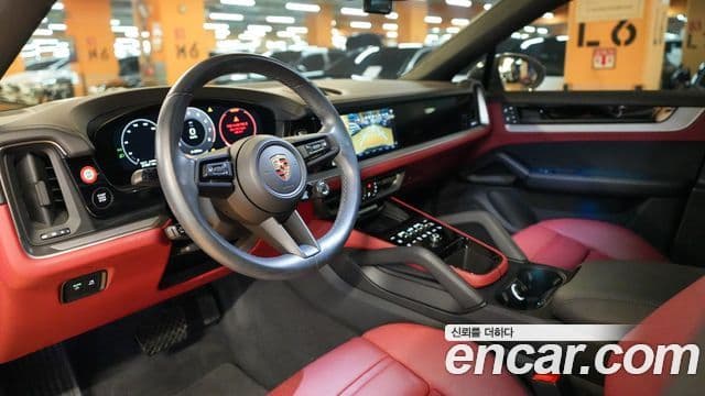 Porsche Cayenne 2023 — ფოტო 12/17