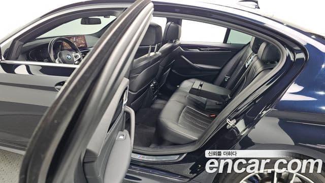 BMW 5 Series 2021 — Şəkil 13/20