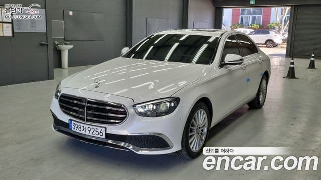 Mercedes-Benz E-Class 2023 — Şəkil 18/18