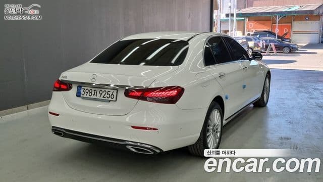 Mercedes-Benz E-Class 2023 — Şəkil 1/18