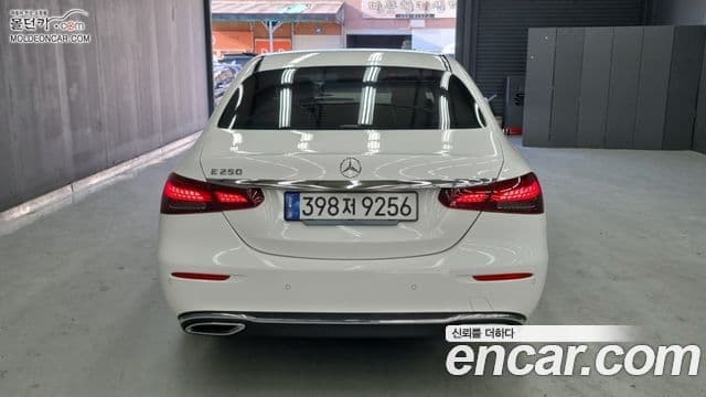 Mercedes-Benz E-Class 2023 — Şəkil 3/18