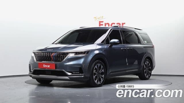 Kia Carnival 2023 — Фото 1/20