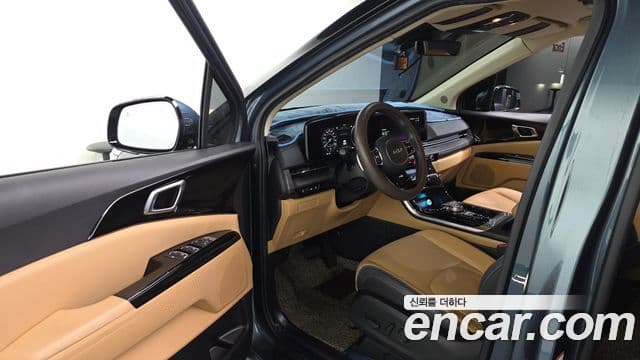 Kia Carnival 2023 — Фото 10/20