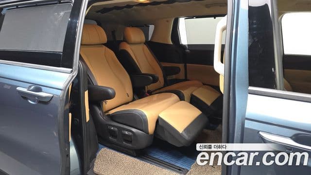 Kia Carnival 2023 — Фото 12/20
