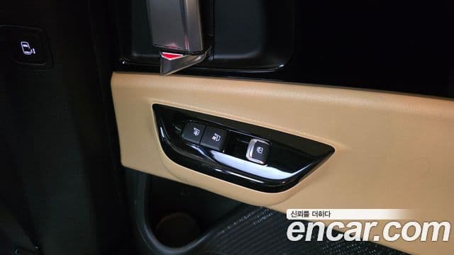 Kia Carnival 2023 — Фото 19/20
