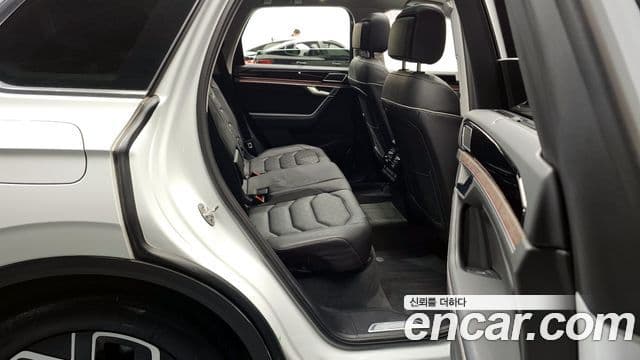 Volkswagen Touareg 2024 — ფოტო 12/20