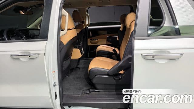 Kia Carnival 2022 — Фото 12/20