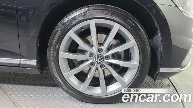 Volkswagen Passat GT 2022 — Şəkil 4/20