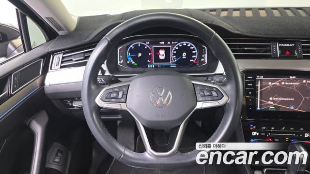Volkswagen Passat GT 2022 — Şəkil 14/20