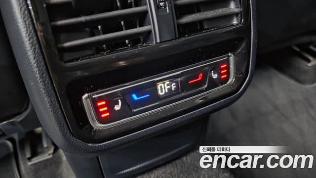 Volkswagen Passat GT 2022 — Şəkil 18/20