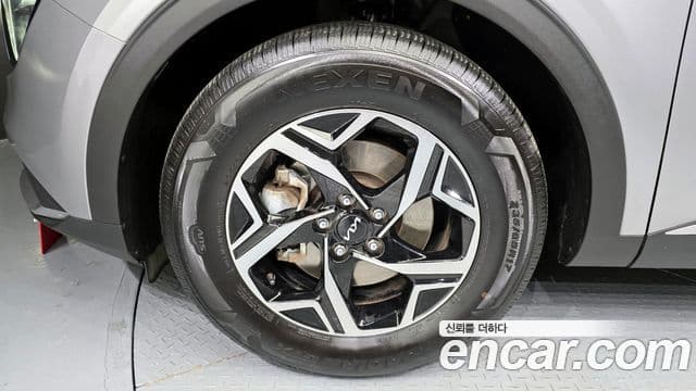 Kia Sportage 2021 — ფოტო 5/20
