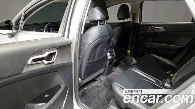 Kia Sportage 2021 — ფოტო 11/20