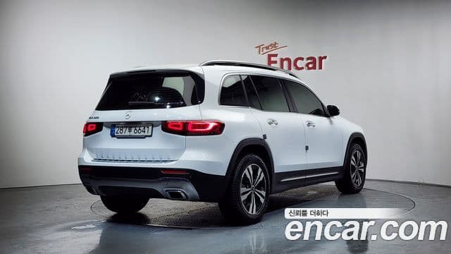 Mercedes-Benz GLB-Class 2021 — ფოტო 2/20