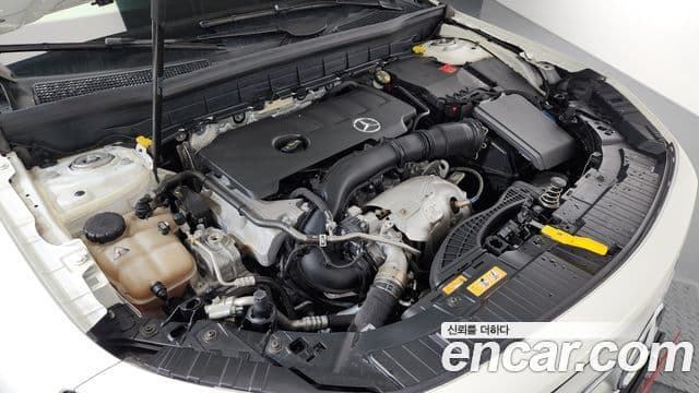 Mercedes-Benz GLB-Class 2021 — ფოტო 6/20