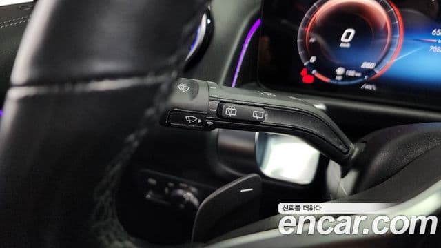 Mercedes-Benz GLB-Class 2021 — ფოტო 14/20