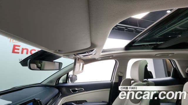 Kia Sportage 2022 — ფოტო 18/20