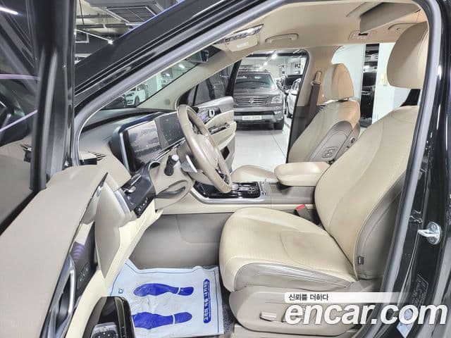 Kia Carnival 2021 — Photo 18/20