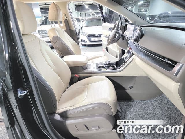 Kia Carnival 2021 — Photo 16/20
