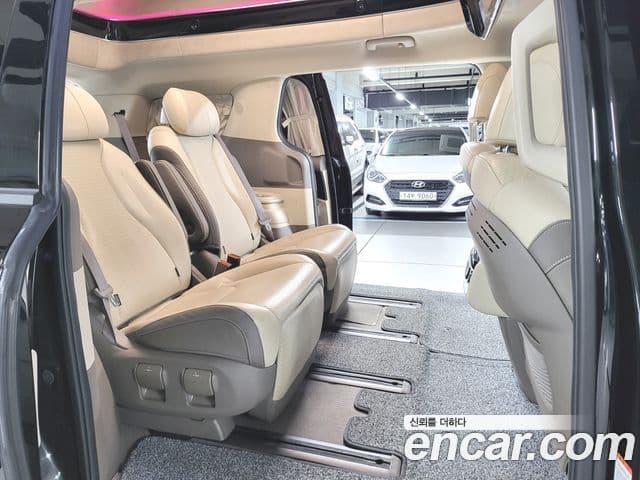 Kia Carnival 2021 — Photo 1/20
